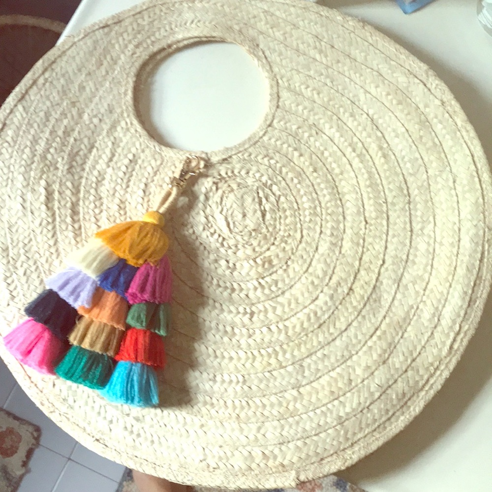 Fancy Large round straw purse . Never used